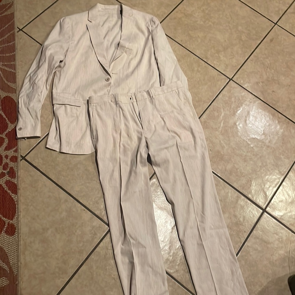 Theory pant suit means blazer size 40, pant size 33